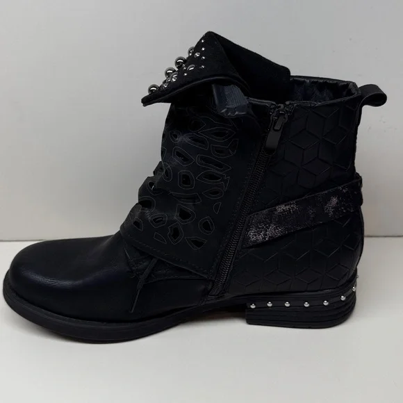 Lala Ikai woman’s Studded Motorcycle - Combat - Ankle boots size EUR 40 / sz 10 - Picture 5 of 13